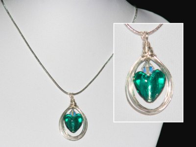 Green heart glass bead handmade necklace