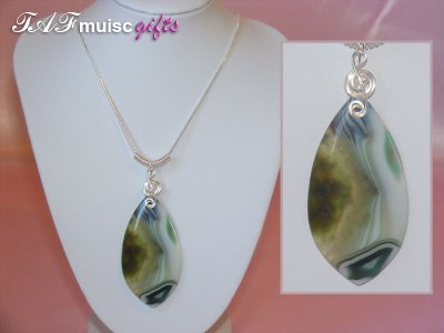 Green leaf Agate handmade music themed necklace