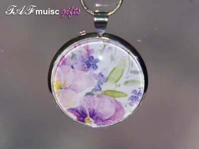 Handmade purple flower picture Glass dome necklace