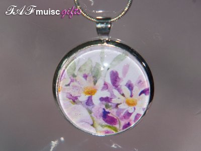 Handmade white daisy picture Glass dome necklace