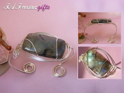 Music themed rectangular Labradorite bangle