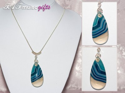 Stripy blue Agate handmade treble clef necklace